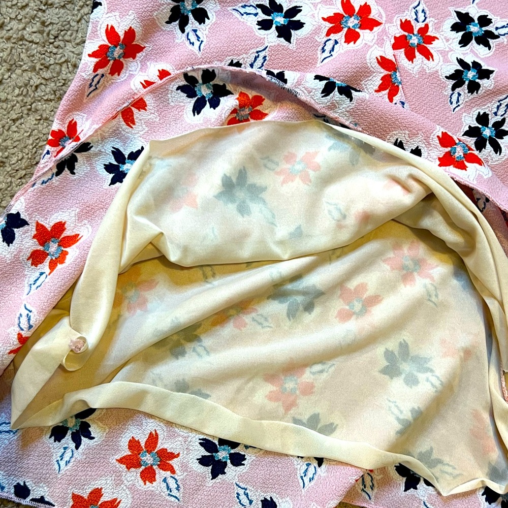 Floral Romper With Zipper Opening Size Small/Medium - Picture 4 of 6